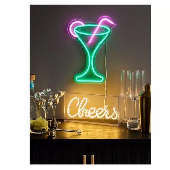 Belle Maison LED Hanging Martini Glass Neon Wall Light. Brand New In Box. - Picture 6 of 6